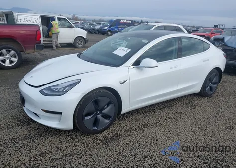 2020 Tesla Model 3 Standard Range Plus Rear-Wheel Drive/Standard Range Rear-Wheel Drive z USA, uszkodzony, nr VIN 5YJ3E1EA3LF706777